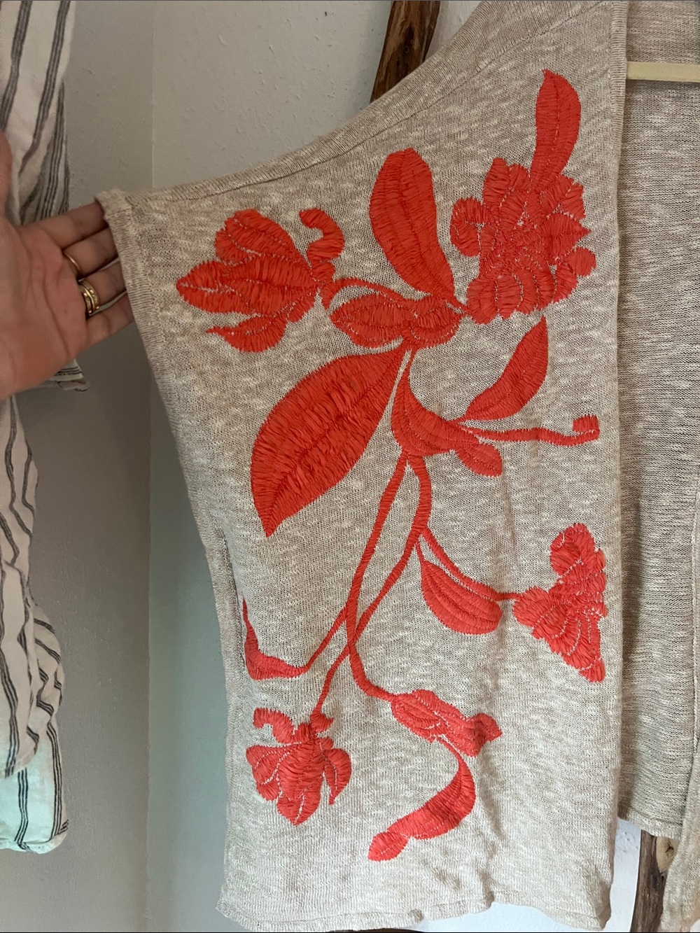 Chico's Beige Open-Front Cotton Knit Cardigan Bright Coral Floral Embroidery XL - Picture 3 of 8